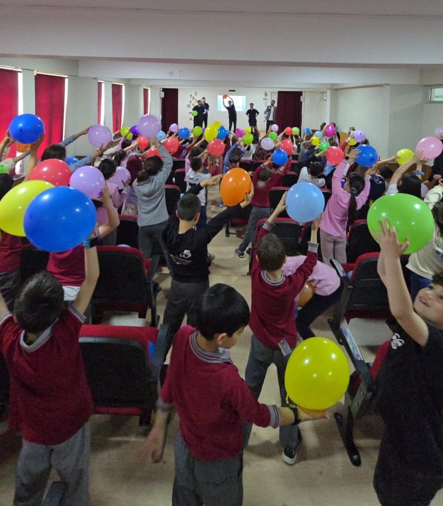“Sağlıklı Çocuk, Mutlu Toplum” Etkinliğiyle Skolyoz Farkındalığı Artırıldı